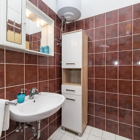 Apartament Toni Podaca
